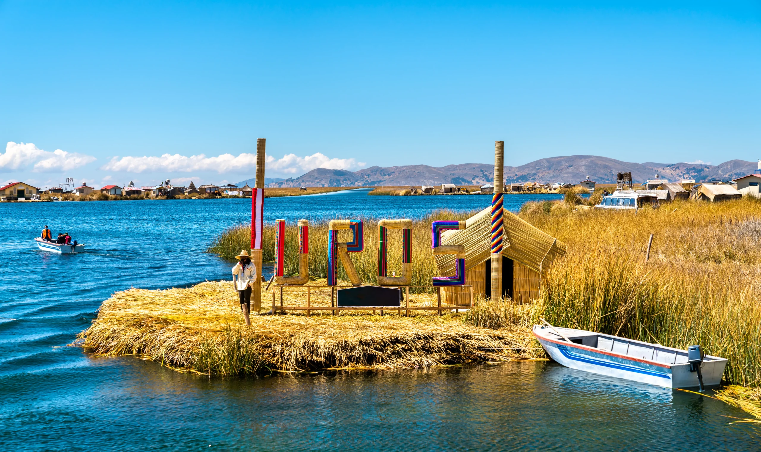 Isla Uros y Taquile Full Day